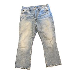 light wash levi’s.